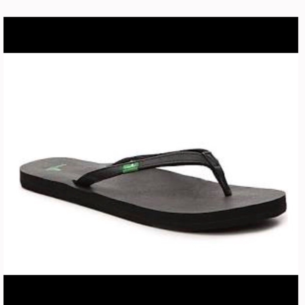 Sanuk yoga spree flip flops, so comfy!